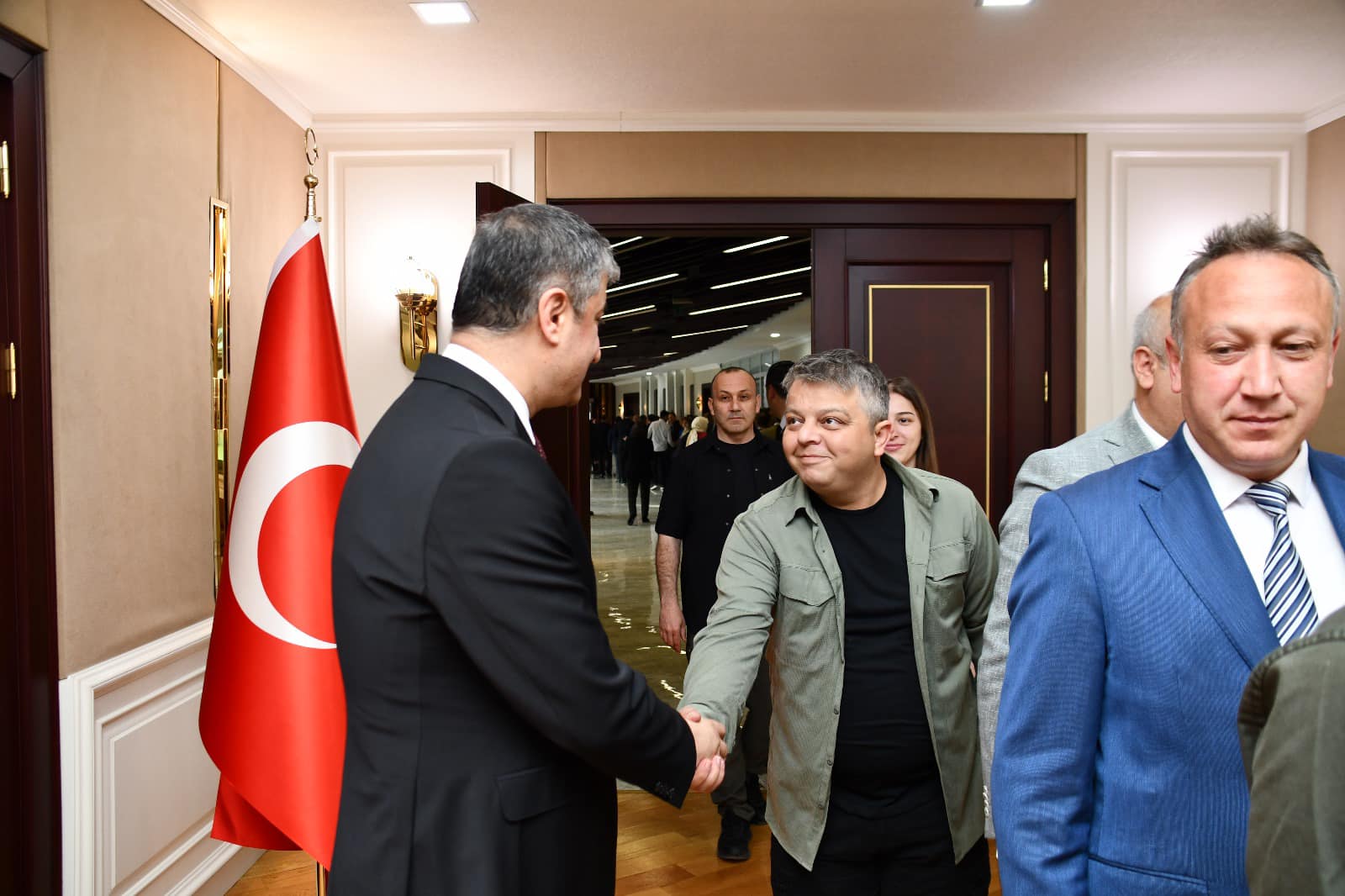 Vali  Yavuz,  Personelle Bayramlaştı.