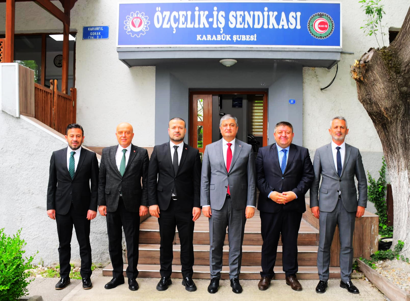 VALİ  YAVUZ’DAN ÖZÇELİK İŞ’E  ZİYARET