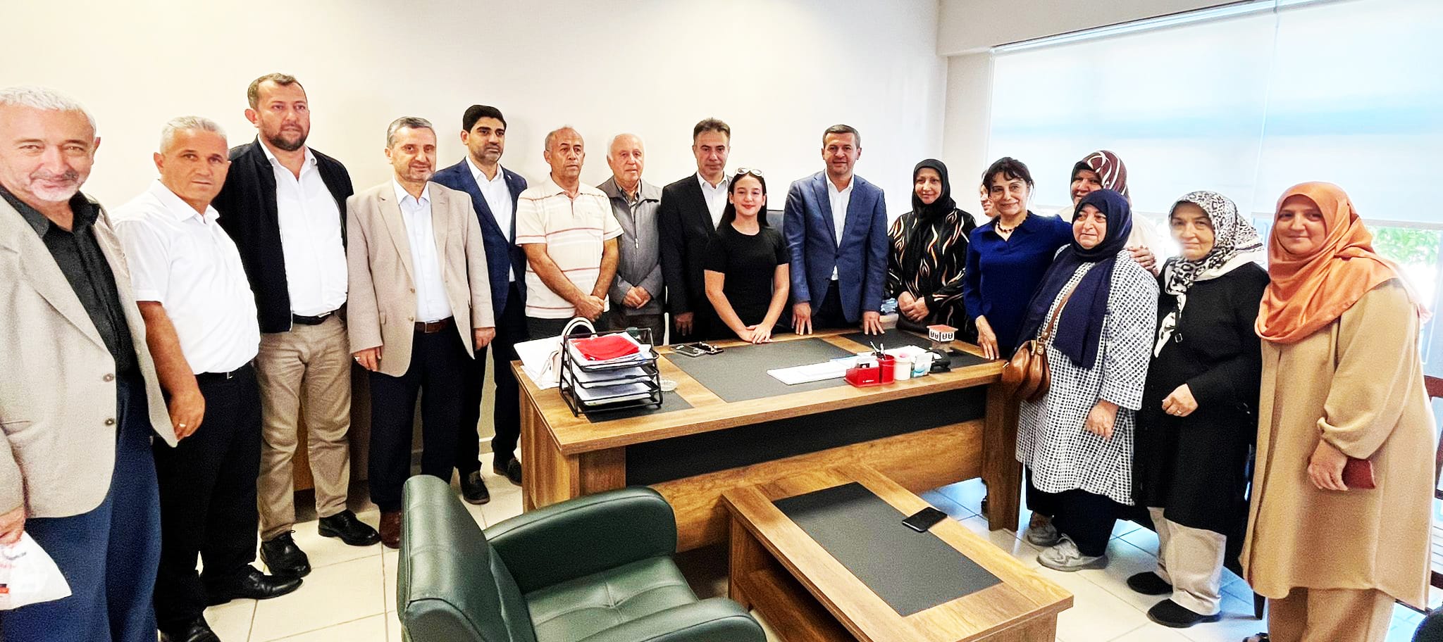 DOST ELLER HAYIR ÇARŞISI VE AŞEVİ HİZMETE AÇILDI