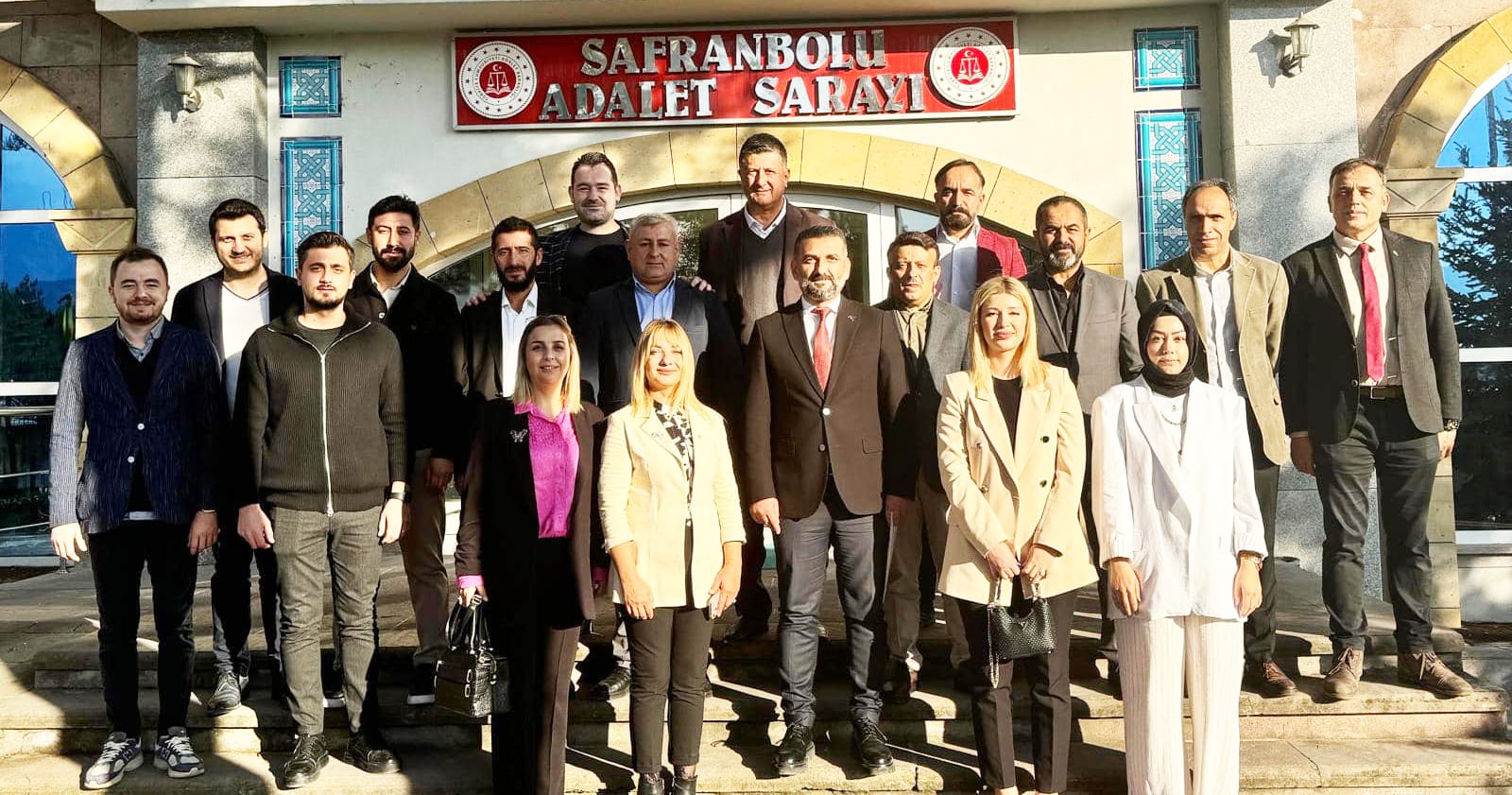 AK PARTİ İLÇE BAKANI                                               M. YASİN AYDIN MAZBATASINI ALDI.