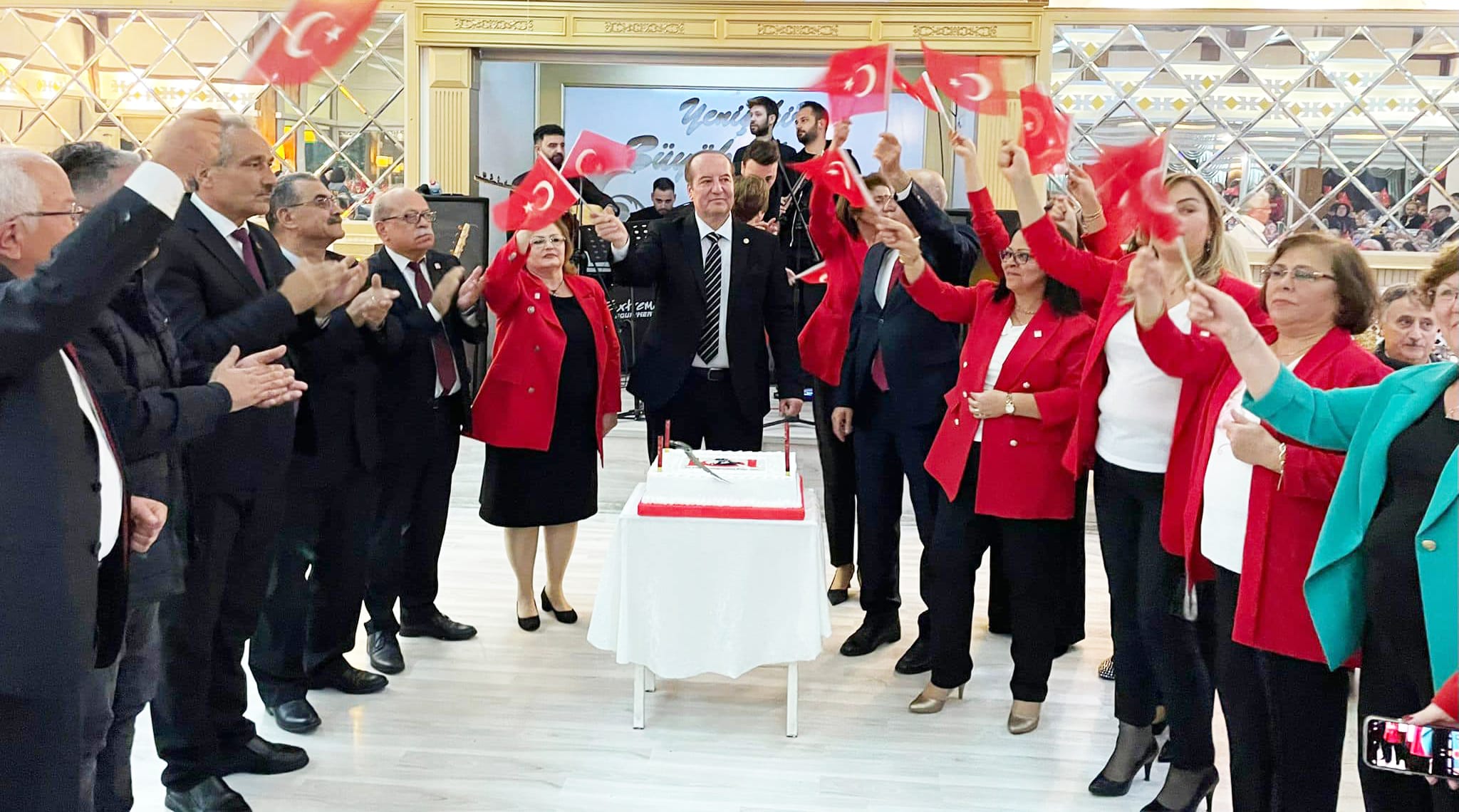 MİLLETVEKİLİ AKAY, KARABÜK’ÜN TALEPLERİNİ GENÇLİK BAKANINA İLETTİ