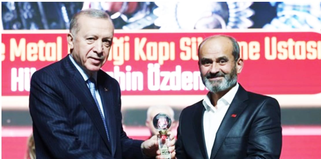  HÜSEYİN USTAMIZA ,”                                              YAŞAYAN İNSAN HAZİNESİ’ ÖDÜLÜ