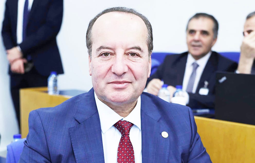 AKAY, 535 BİNİ GÖZ ALTINA ALINDI                        52 BİNİ TUTUKLANDI