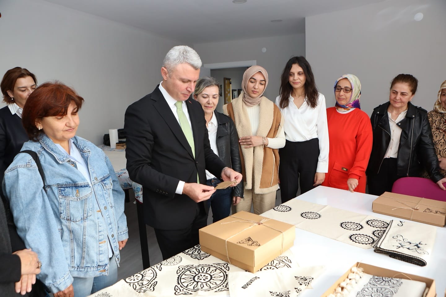 KAYMAKAMI YAZICI AİLE DESTEK                     MERKEZİ’Nİ ZİYARET ETTİ.