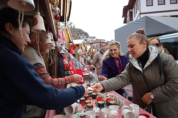 FESTİVALİN İLK SİFTAHI BAŞKAN KÖSE’DEN