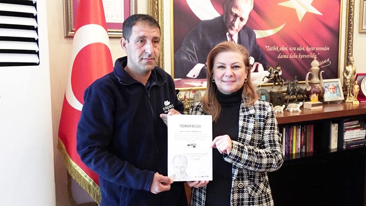 ATATÜRK TABLOSUNA BÜYÜK SAYGISIZLIK