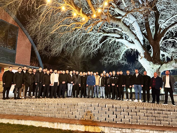 BAŞKAN ÇETİNKAYA, RAMAZAN AYININ İLK SAHURUNDA GENÇLERLE BULUŞTU