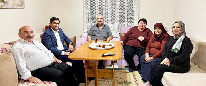 AK PARTİ “GÖNÜL SOFRALARI”                                    İLE GÖNÜLLERE DOKUNUYOR