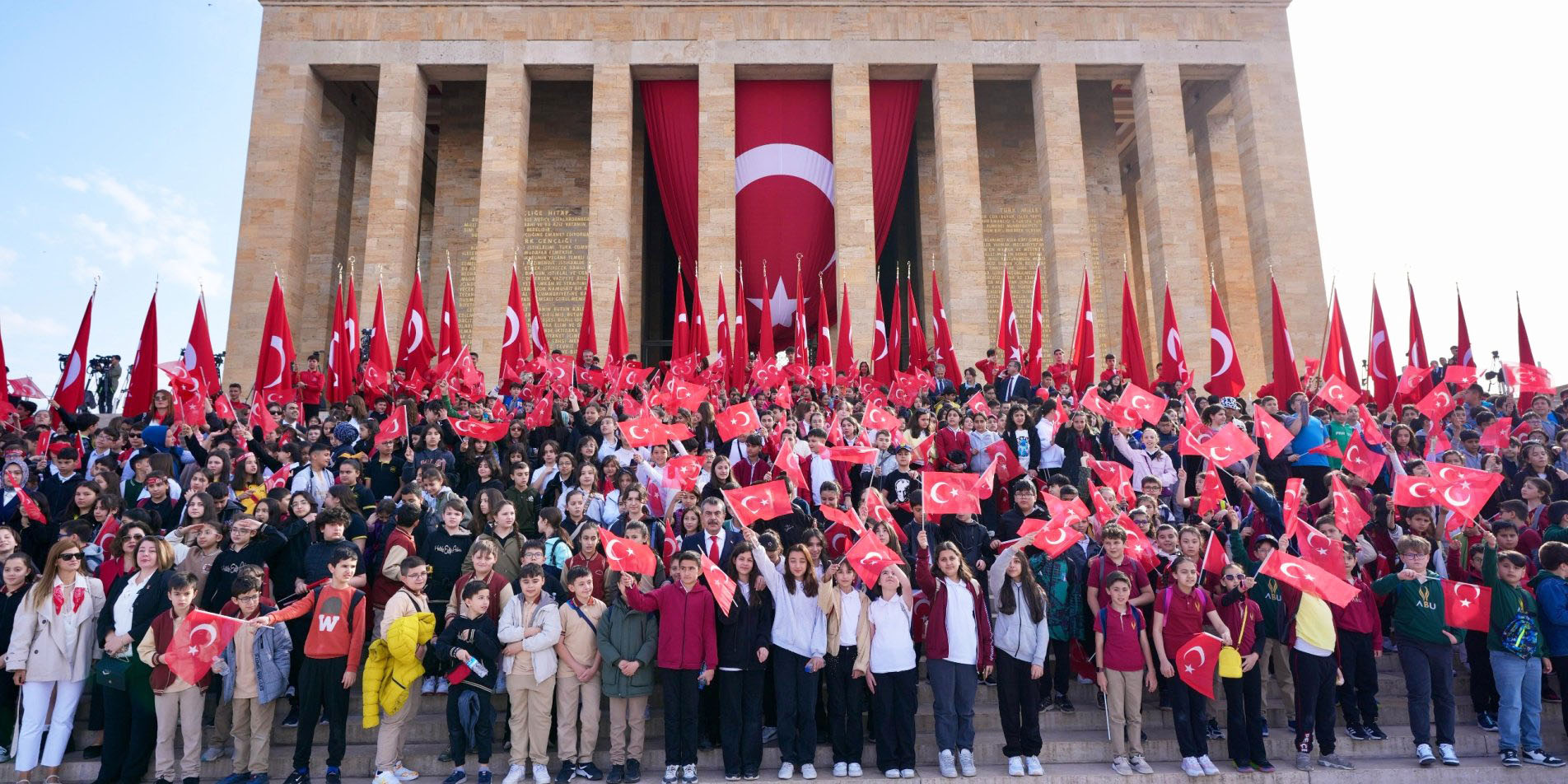 TÜRKİYE’NİN GÜÇLÜ VE AYDINLIK                GELECEĞİNİN BAŞLICA MİMARLARI