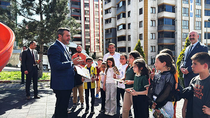 BAŞKAN ÇETİNKAYA, “HALKA HİZMET YOLUNDA DURMADAN ÇALIŞIYORUZ”
