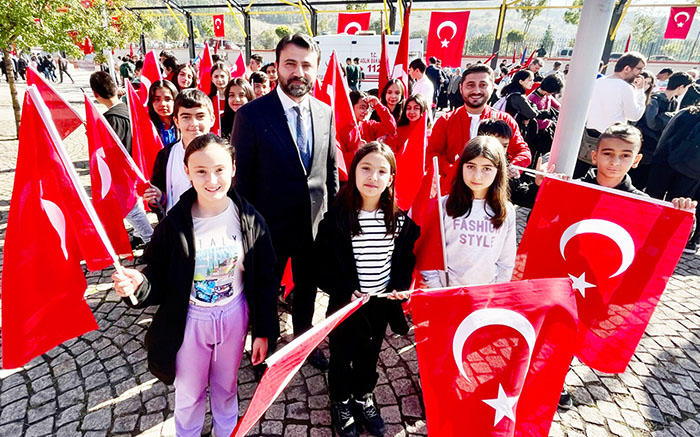 KARABÜK MİLLETVEKİLİ CEM ŞAHİN’DEN                           23 NİSAN ÇOCUK BAYRAMI MESAJI