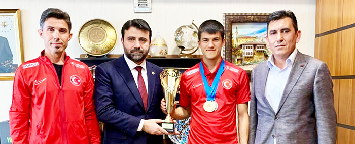 AVRUPA ŞAMPİYONUNDAN ŞAHİN’E ZİYARET