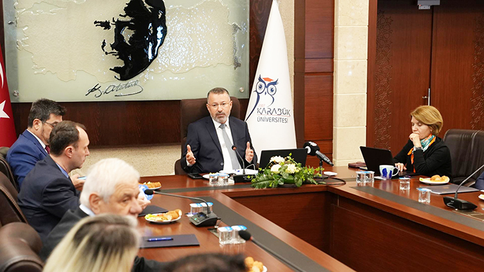 KARABÜK’TE ŞEHİR-ÜNİVERSİTE İŞ BİRLİĞİ GÜÇLENİYOR