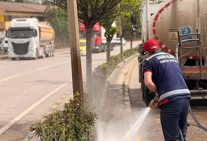 ŞEHİR TEMİZLİĞİ KESİNTİSİZ DEVAM EDİYOR